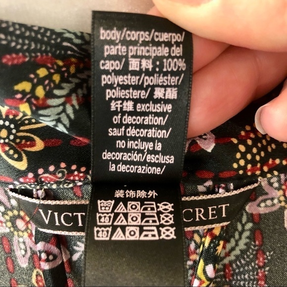 Victoria’s Secret Robe - Picture 13 of 14